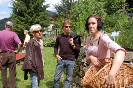 http://www.hildegard-kraeuter-garten.at/media/Eroeffnungsfest 2009/eroeffnung3.JPG